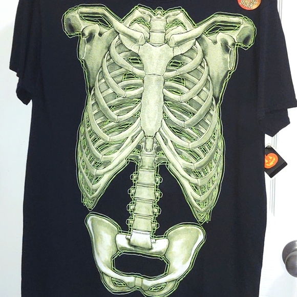 Glow in the Dark🦹♀️ Halloween Tee - Picture 1 of 2